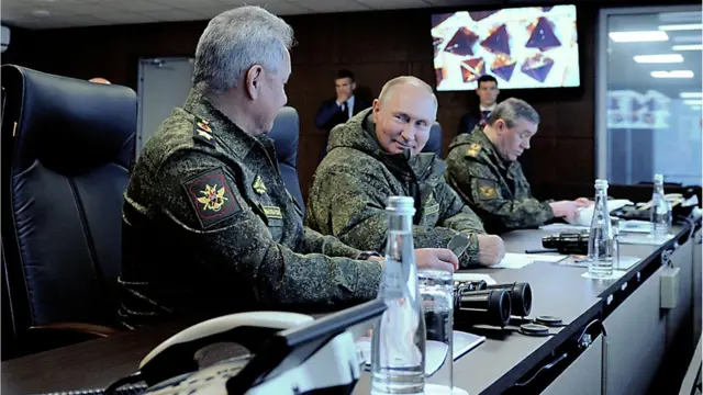 Володимир Путін на нараді з генералами щодо фінансування армії