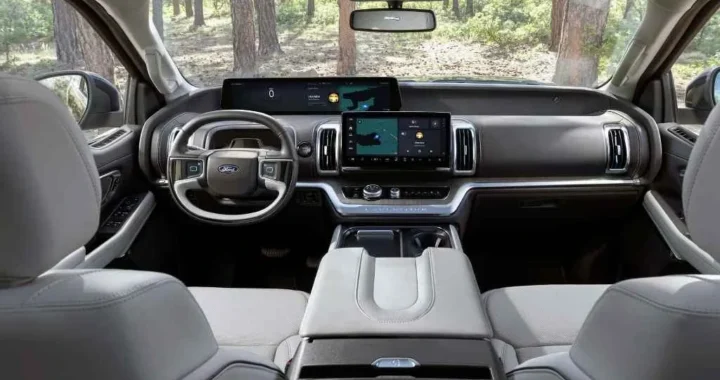 Центральна консоль позашляховика Ford Expedition 2018–2024 років
