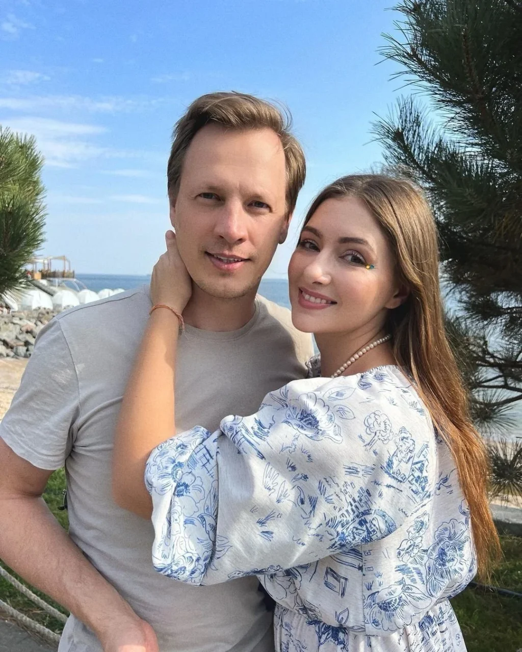 Катерина Тишкевич з чоловіком Валентином Томусяком біля моря