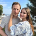 Катерина Тишкевич з чоловіком Валентином Томусяком біля моря