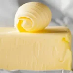 Брусок сливочного масла как самый калорийный продукт на 100 граммов