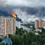 Дым от удара по объекту ВПК в Москве над жилыми домами