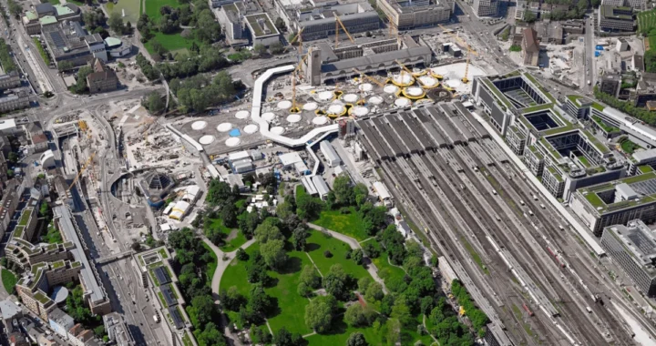Аерознімок будівництва залізничного вузла Штутгарт 21 з кранами та коліями
