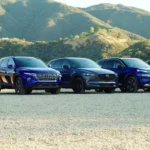 Популярні кросоверні моделі Mazda CX-5 Hyundai Tucson та Nissan X-Trail для українців