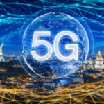 5G мережа над Києвом з монументом Батьківщина-мати та Софійським собором