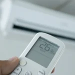 Пульт керування кондиціонером з налаштуванням 26°C у режимі Cool для економії