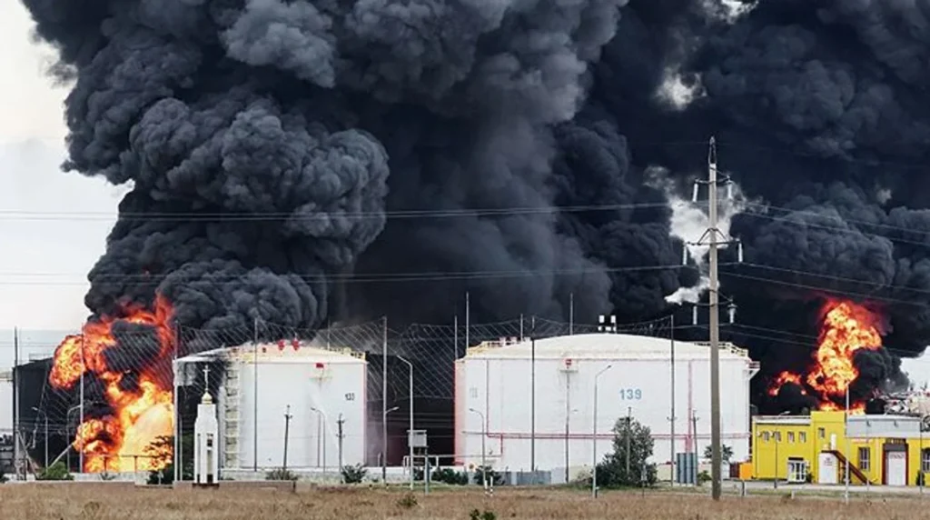 Пожежа на нафтобазі РФ після удару ЗСУ по паливній інфраструктурі