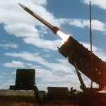 Запуск ракети Patriot з мобільної пускової установки