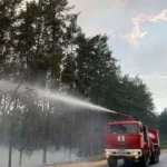 Рятувальники гасять пожежу в Чорнобильській зоні відчуження