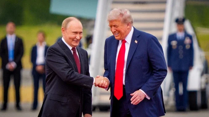 Трамп і Путін тиснуть руки щодо помякшення умов завершення війни в Україні