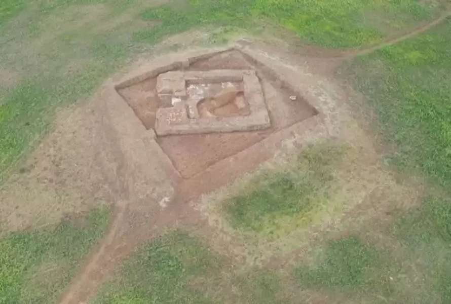 Розкопки мавзолею Золотої Орди в районі Чжаньтай на півночі Казахстану