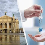 Колаж: Львівська опера на мокрій площі та руки з ключами від будинку